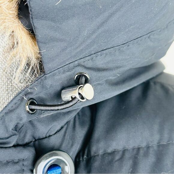 GAP Womens SZ S Cropped Puffer Down Vest Black Zip Detachable Hood Faux Fur - Picture 7 of 12